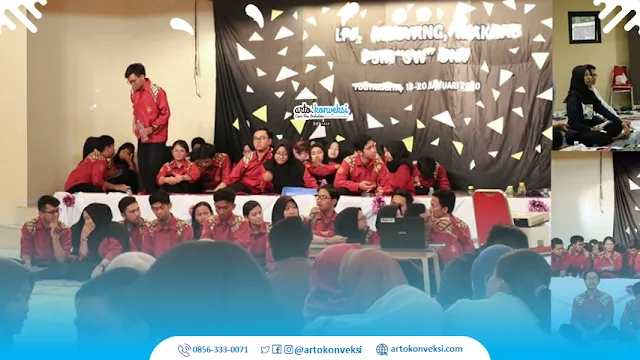 gambar kumpulan pelajar mengenakan baju pdl berwarna merah