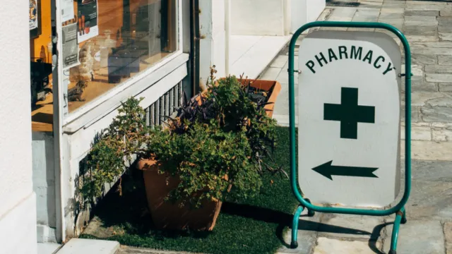 gambar klasik toko obat